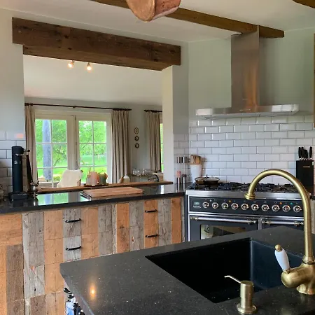 Lovely Warm Country * Breukeleveen