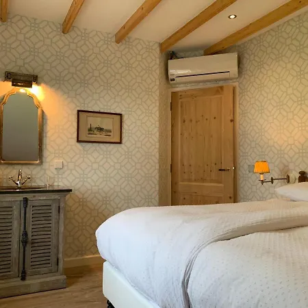 Lovely Warm Country Villa