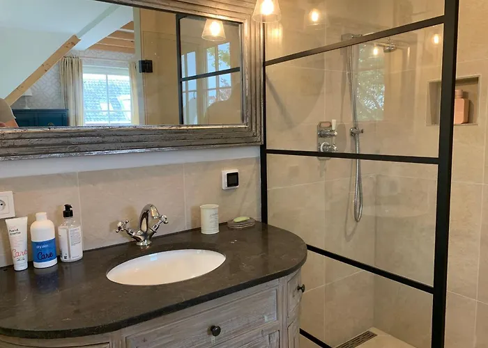 فيلة Lovely Warm Country *