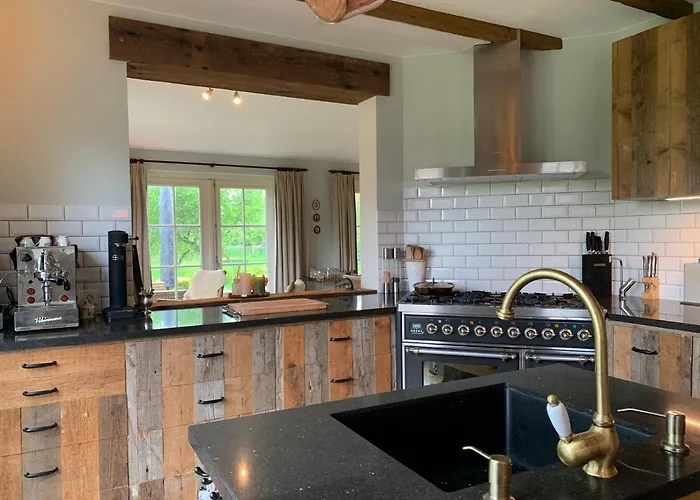 Lovely Warm Country * Breukeleveen