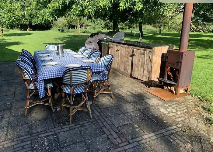 فيلة Lovely Warm Country